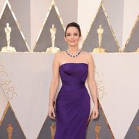 Tina Fey en la alfombra roja en los Premios Oscar 2016