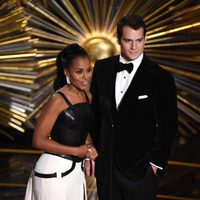 Kerry Washington y Henry Cavill en la gala de los Premios Oscar 2016