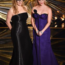 Kate Winslet y Reese Witherspoon en la gala de los Premios Oscar 2016