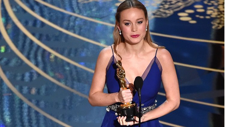 Brie Larson recogiendo su Oscar 2016 a Mejor Actriz