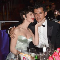 Paz Vega y Orson Salazar en actitud muy cariñosa en la fiesta de Elton John tras los Oscar 2016