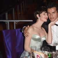 Paz Vega y Orson Salazar en actitud muy cariñosa en la fiesta de Elton John tras los Oscar 2016