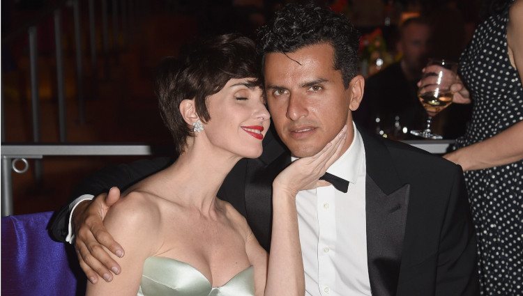 Paz Vega y Orson Salazar en actitud muy cariñosa en la fiesta de Elton John tras los Oscar 2016