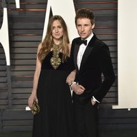 Eddie Redmayne y Hannah Bagshawe en la fiesta Vanity Fair tras los Oscar 2016