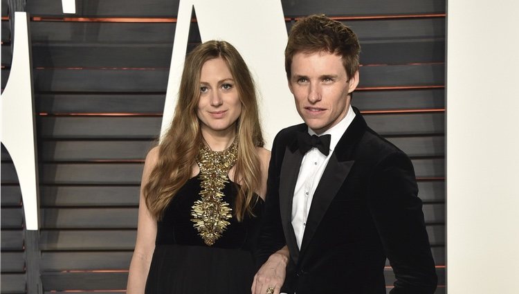 Eddie Redmayne y Hannah Bagshawe en la fiesta Vanity Fair tras los Oscar 2016