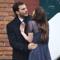 Jaime Dornan y Dakota Johnson discutiendo en el rodaje de 'Cincuenta sombras más oscuras'