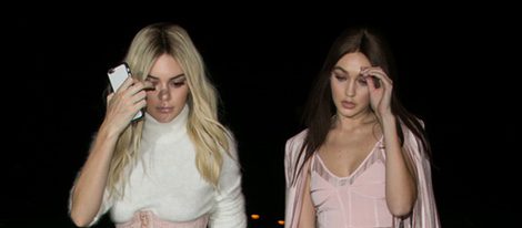 Kendall Jenner y Gigi Hadid en la París Fashion Week Otoño/Invierno 2016/2017