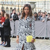 Naomie Harris en el desfile de Christian Dior en Paris Fashion Week otoño/invierno 2016/2017