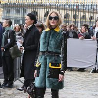 Olivia Palermo en el desfile de Christian Dior en Paris Fashion Week otoño/invierno 2016/2017