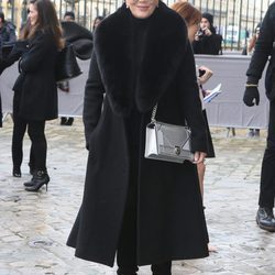 Kris Jenner en el desfile de Christian Dior en Paris Fashion Week otoño/invierno 2016/2017