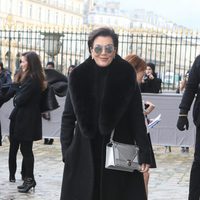 Kris Jenner en el desfile de Christian Dior en Paris Fashion Week otoño/invierno 2016/2017