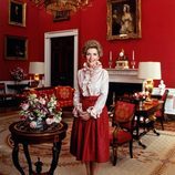 Nancy Reagan en una foto oficial como Primera Dama de los Estados Unidos