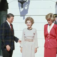 El matrimonio Reagan recibe a los Príncipes Carlos y Diana en la Casa Blanca