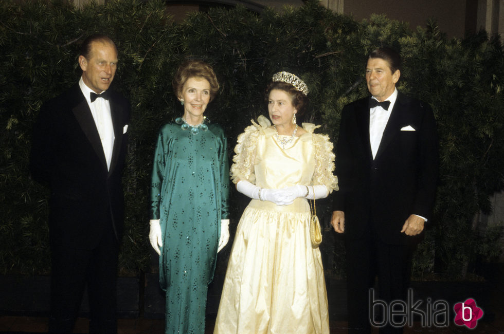 El matrimonio Reagan con la Reina Isabel II y el Duque de Edimburgo