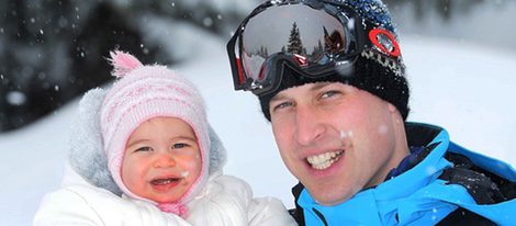 El Príncipe Guillermo con la Princesa Carlota en sus primeras vacaciones en la nieve