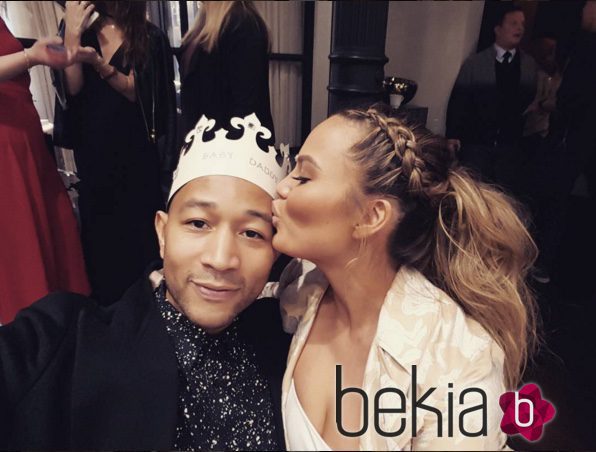 John Legend y la modelo Chrissy Teigen en el 'Baby Shower' de su próximo bebé