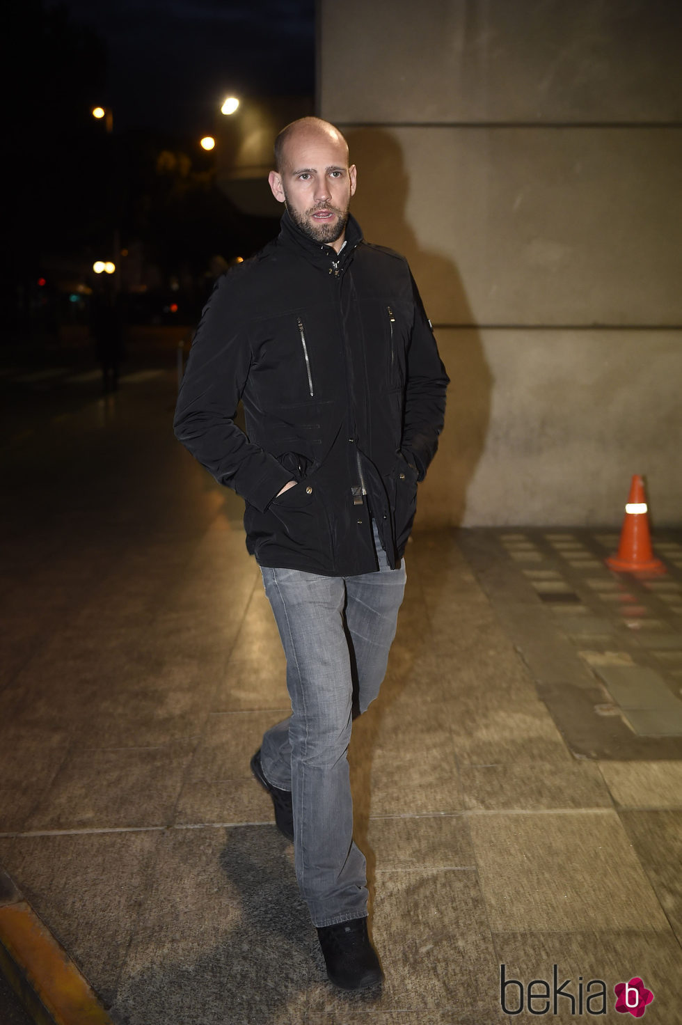 Gonzalo Miró en la capilla ardiente del periodista Gaspar Rosety