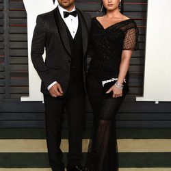 Demi Lovato y Wilmer Valderrama en la fiesta de Vanity Fair de los Premios Oscar 2016