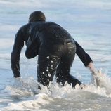 Jennifer Garner lanzándose al mar durante el rodaje de 'The Tribes of Palos Verdes'