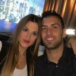 Sergio Busquets y Elena Galera posando juntos