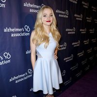 Dove Cameron en una fiesta solidaria de 'The Big Bang Theory'