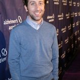 Simon Helberg en una fiesta solidaria de 'The Big Bang Theory'