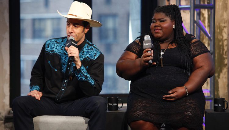 Sacha Baron Cohen promociona su película 'Agente Contrainteligente' junto a Gabourey Sibide 