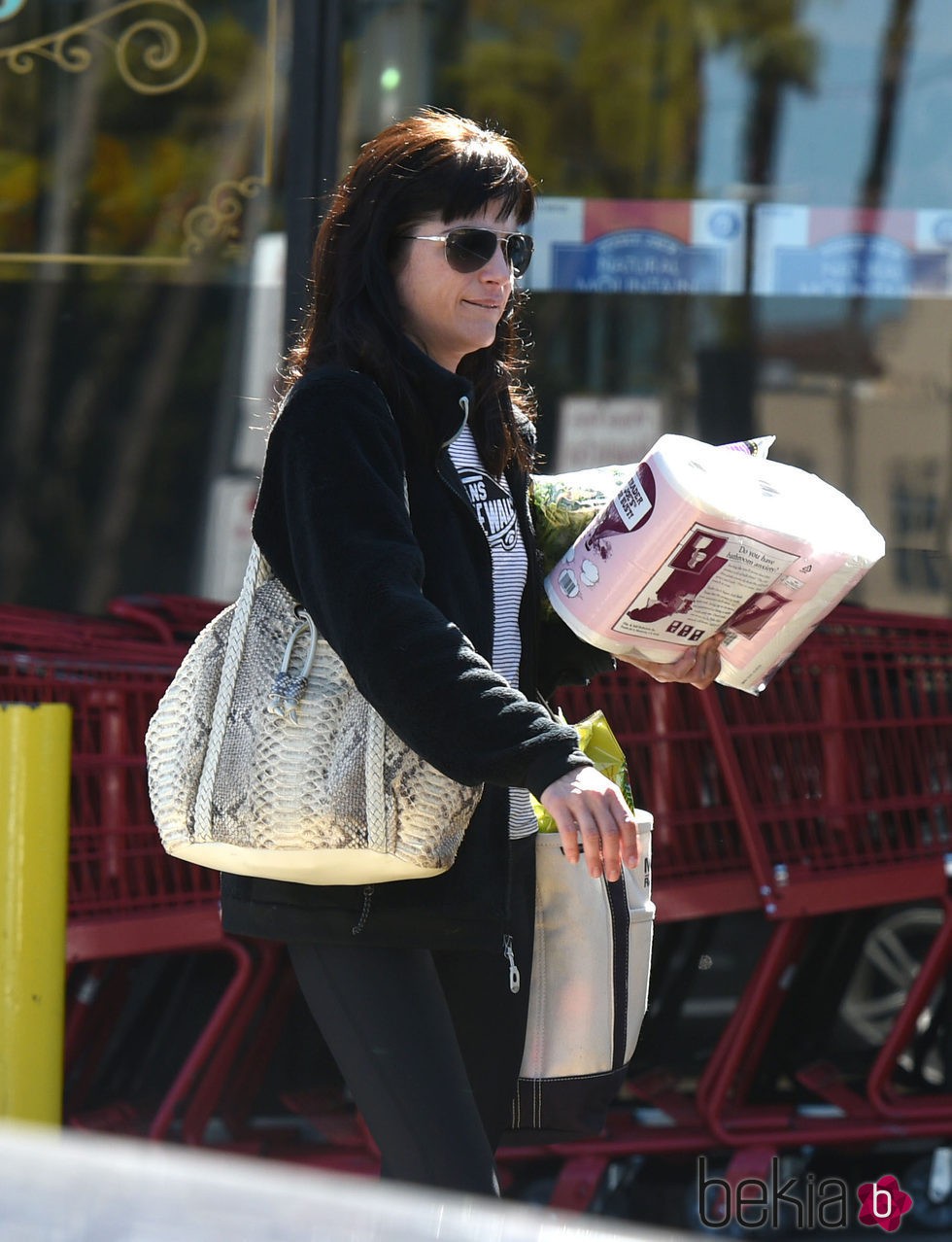 Selma Blair haciendo la compra en Los Angeles