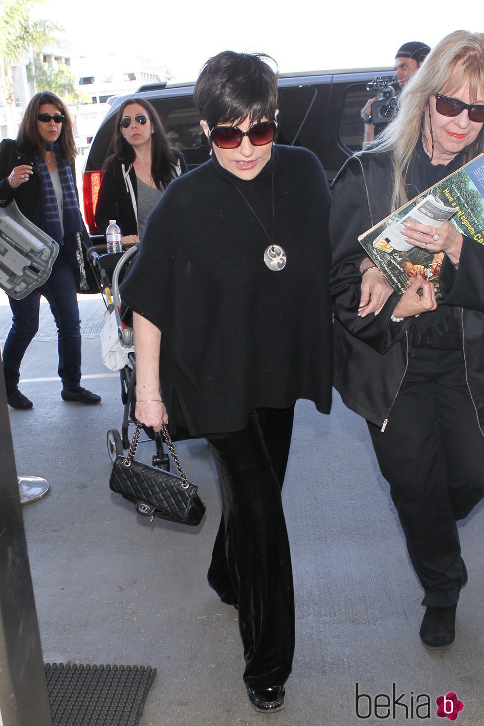 Liza Minelli en el aeropuerto de Los Ángeles