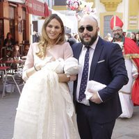 Kiko Rivera e Irene Rosales en el bautizo de su hija Ana