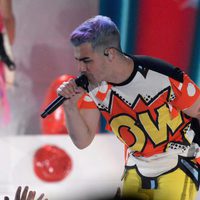 Joe Jonas actuando en los Nickelodeon Kids' Choice Awards