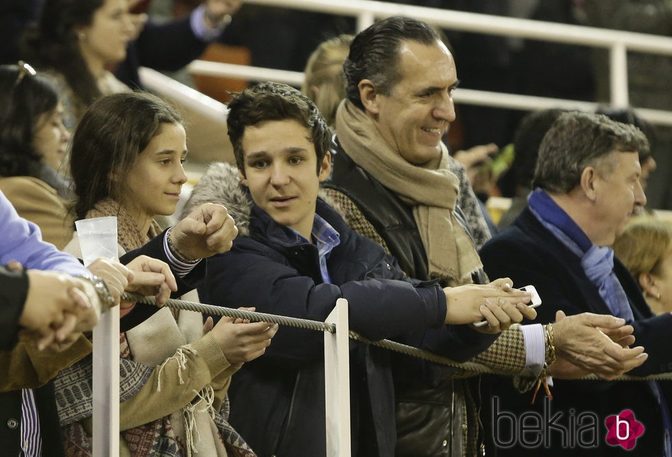 Jaime de Marichalar con sus hijos Felipe Juan Froilán y Victoria Federica en el festejo taurino en Illescas en Toledo