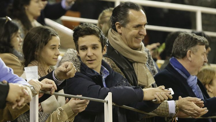 Jaime de Marichalar con sus hijos Felipe Juan Froilán y Victoria Federica en el festejo taurino en Illescas en Toledo