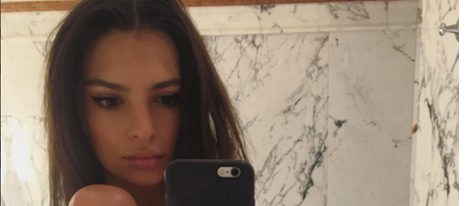 Emily Ratajkowski posa desnuda en defensa de Kim Kardashian