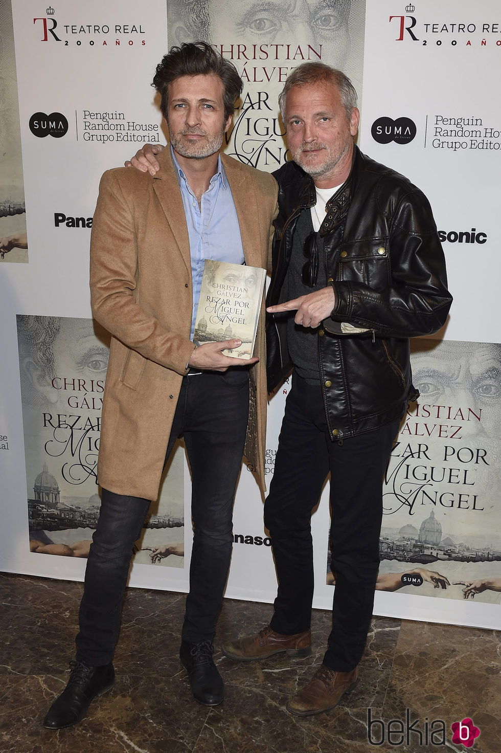 Jesús Olmedo y Jordi Rebellón en la presentación del libro 'Reza por Miguel Ángel'