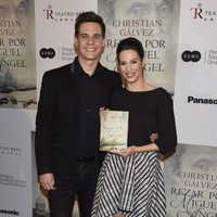 Christian Gálvez con Almudena Cid en la presentación de su libro 'Reza por Miguel Ángel'