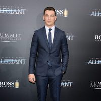 Miles Teller en el estreno 'La serie Divergente: Leal'