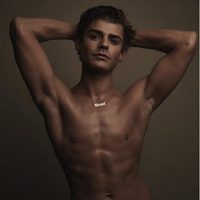 Garrett Clayton semidesnudo para la película 'King Cobra'