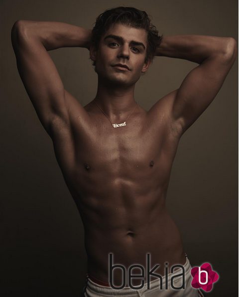 Garrett Clayton semidesnudo para la película 'King Cobra'