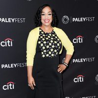 Shonda Rhimes en la promoción de 'Scandal' en el Paleyfest 2016