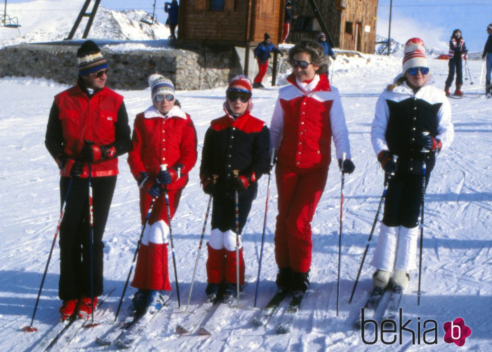 La Familia Real esquiando en Baqueira Beret en los años setenta del siglo XX