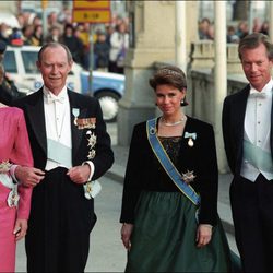 Los Grandes Duques Josefina Carlota y Juan de Luxemburgo con María Teresa y Enrique de Luxemburgo