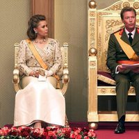 Enrique de Luxemburgo en su coronación junto a María Teresa de Luxemburgo