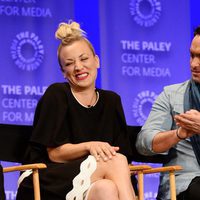 Kaley Cuoco y Johnny Galecki muy cómplices en la promoción de 'The Big Bang Theory' en el Playfest 2016