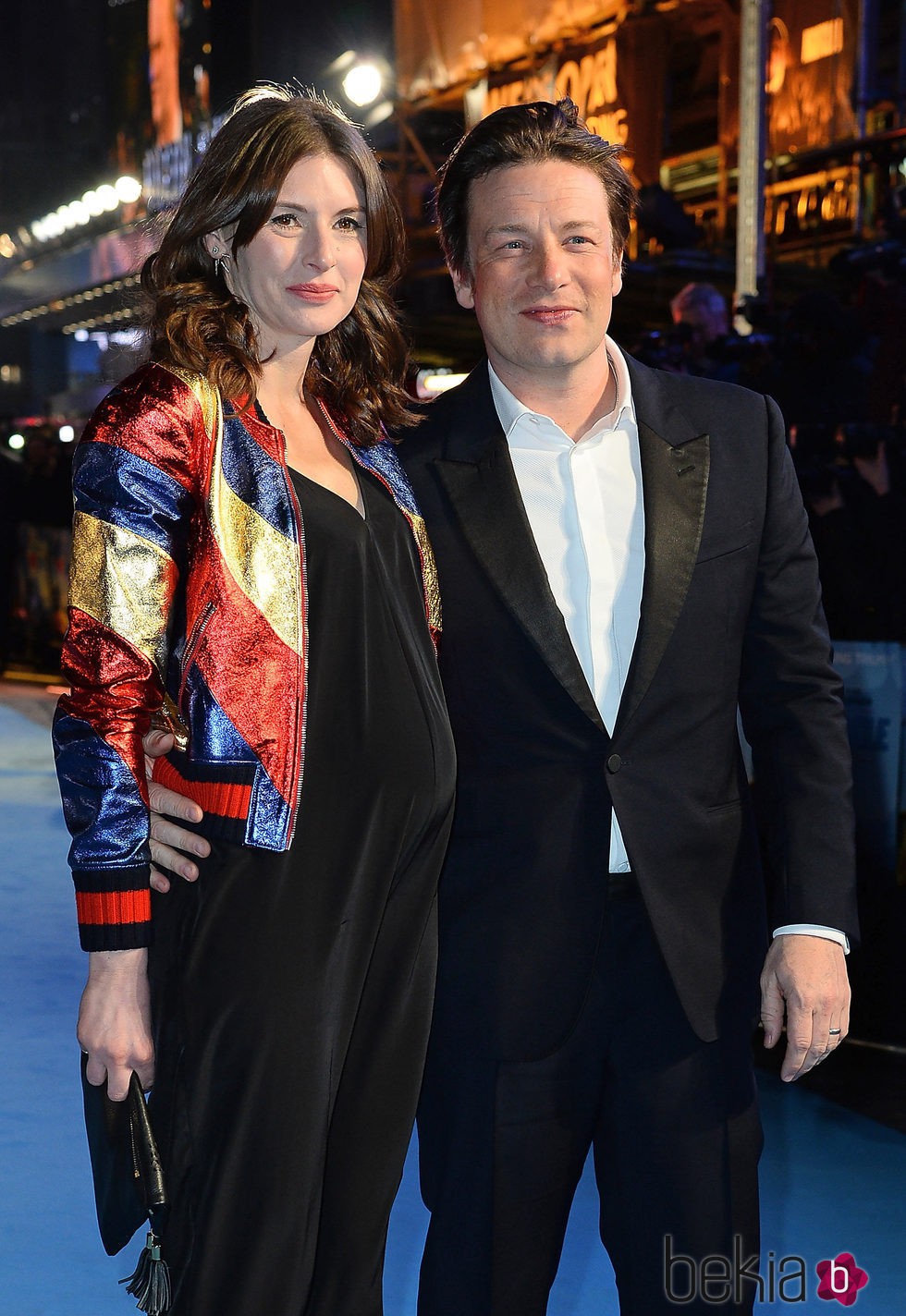 Jamie Oliver posa junto con su mujer embarazada