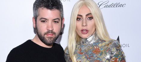 Lady Gaga y Brandon Marxwell en los Fashion Awards 2016 en Los Ángeles