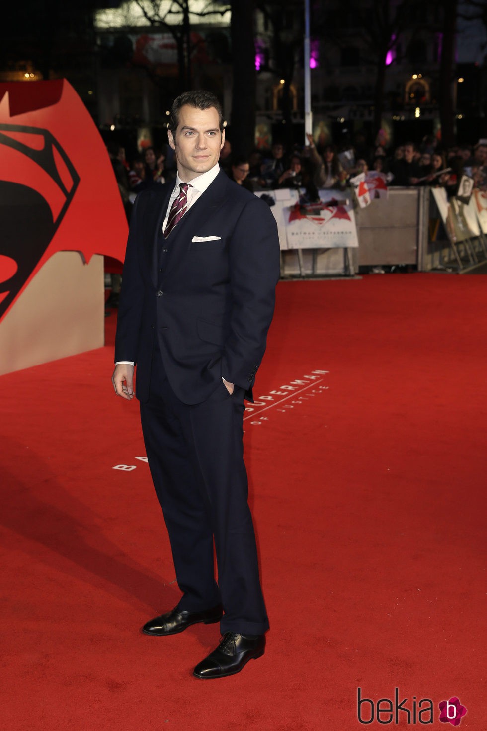 Henry Cavill en el estreno de la película 'Batman v Superman: El amanecer de la justicia' en Londres