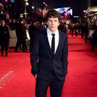 Jesse Eisenberg en el estreno de la película 'Batman v Superman: El amanecer de la justicia' en Londres