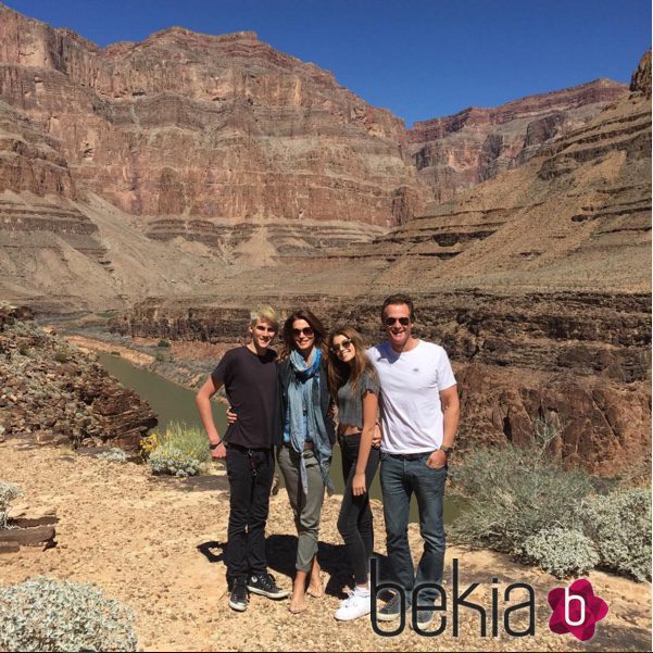 Cindy Crawford junto a su familia en el Gran Cañón