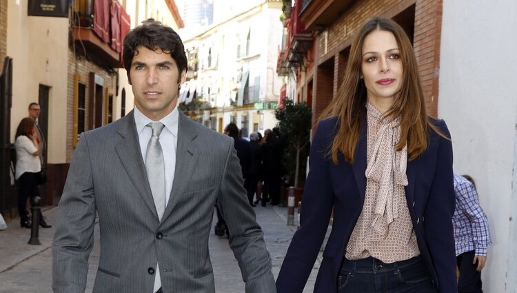 Cayetano Rivera y Eva González en la Semana Santa de Sevilla 2016